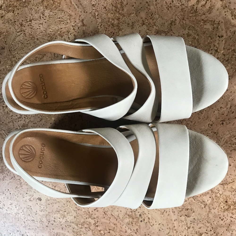 Gorgeous Coclico cork wedge
